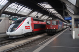 FFS Re 421 394-8 e Lyria TGV 4720
